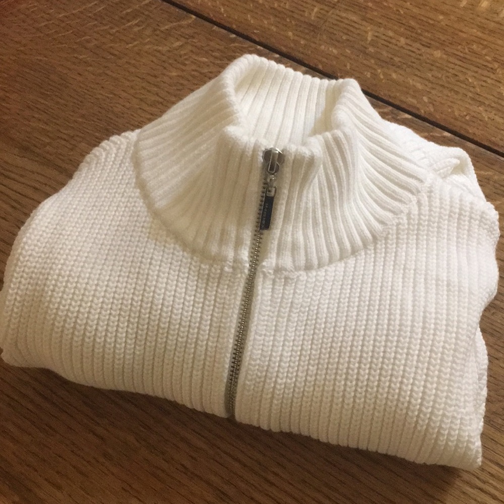 Gorgeous white knit zip winter sweater (mock neck)